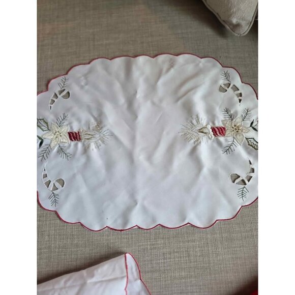 Vintage Christmas linens - Picture 6 of 7